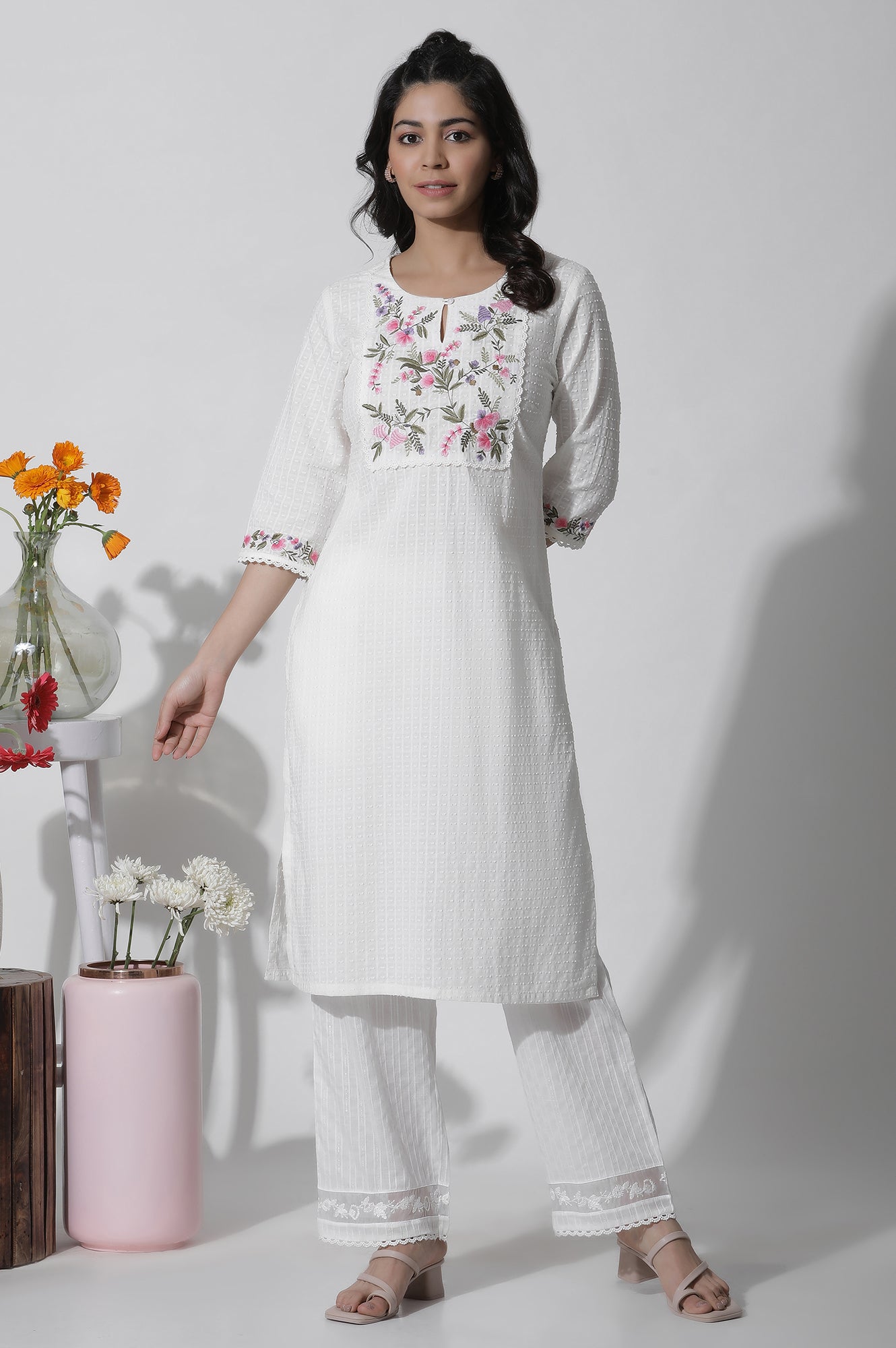 W for Woman White Textured Cotton Embroidered Kurta