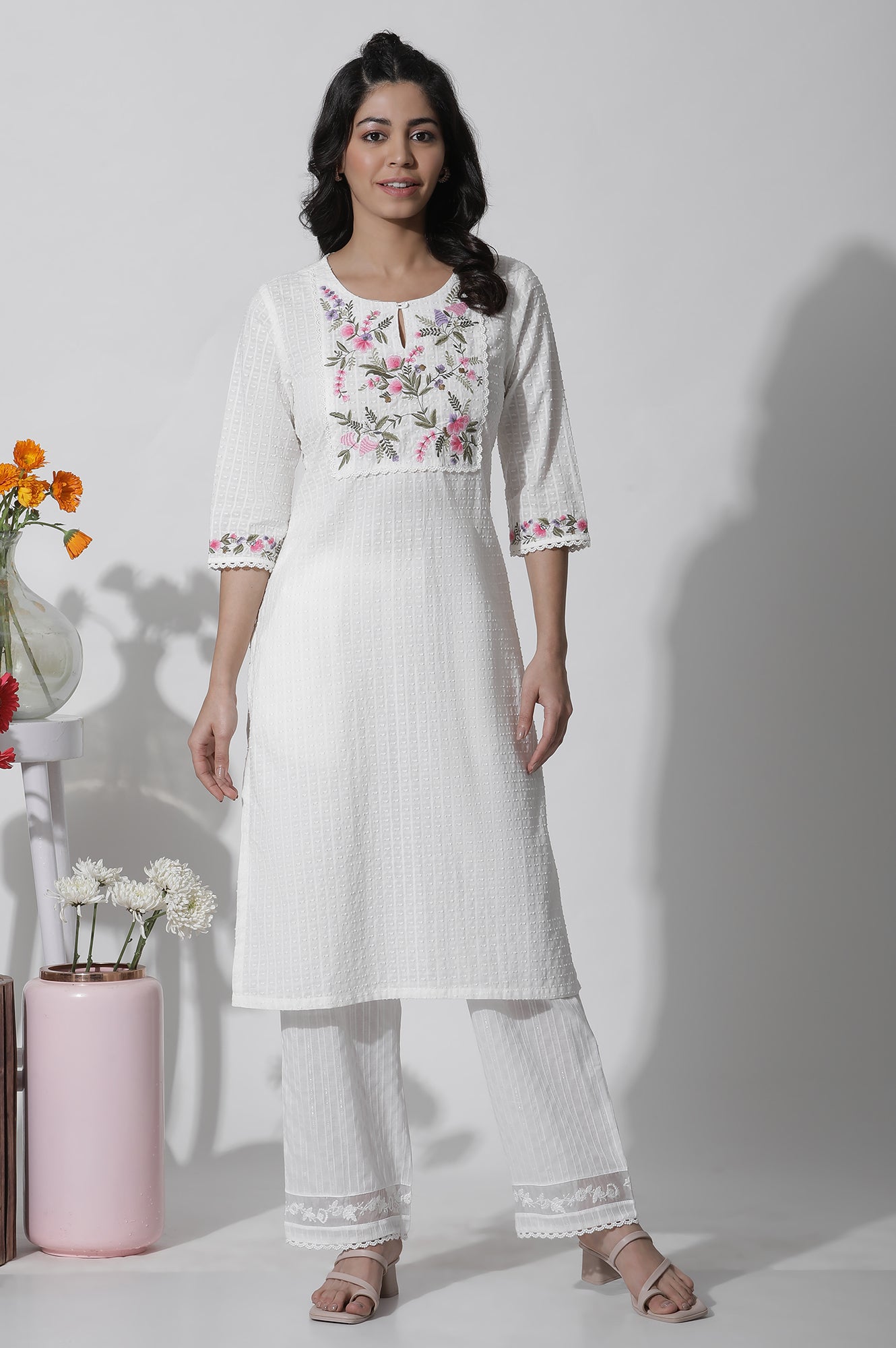 W for Woman White Textured Cotton Embroidered Kurta