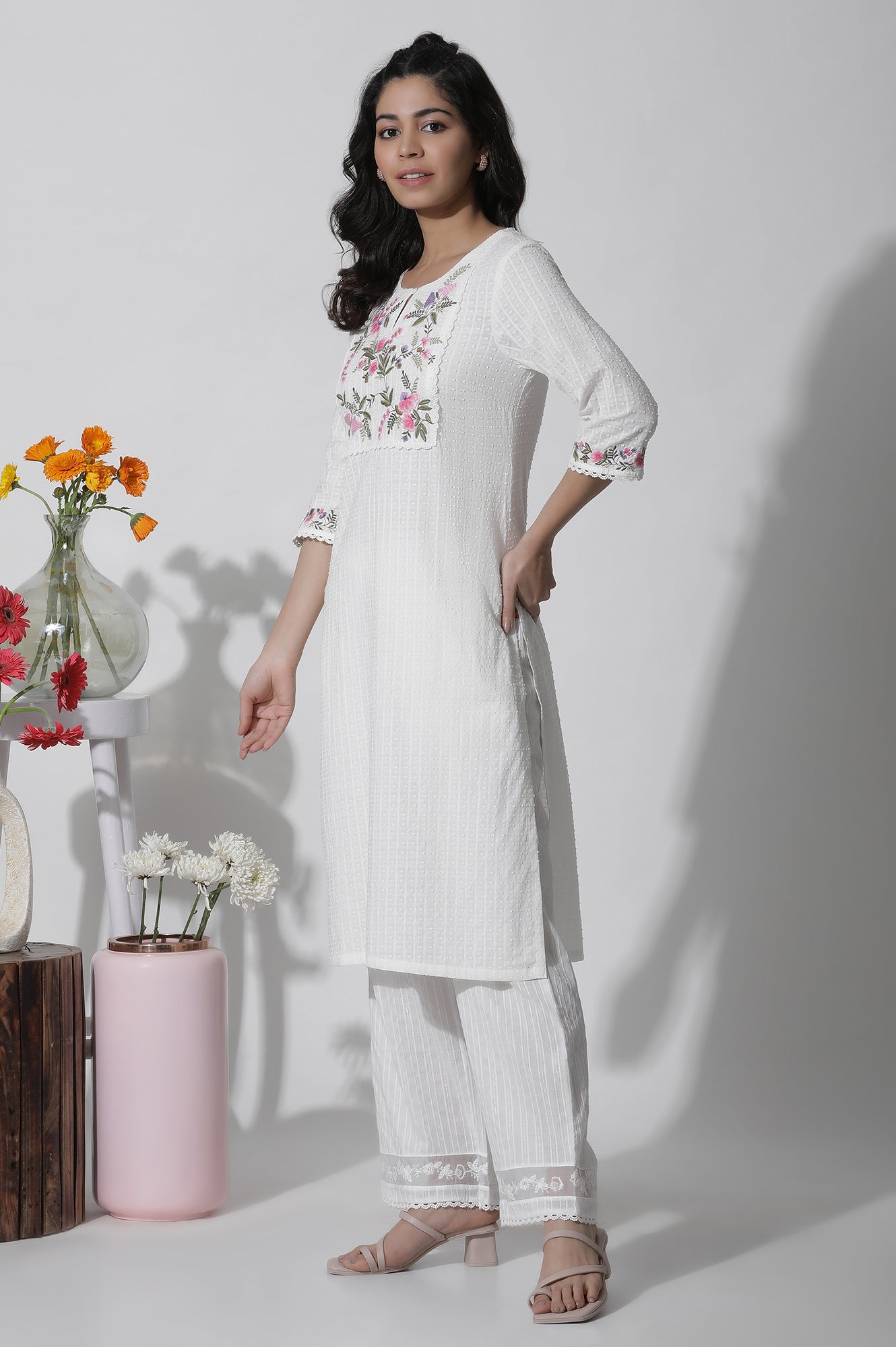 W for Woman White Textured Cotton Embroidered Kurta