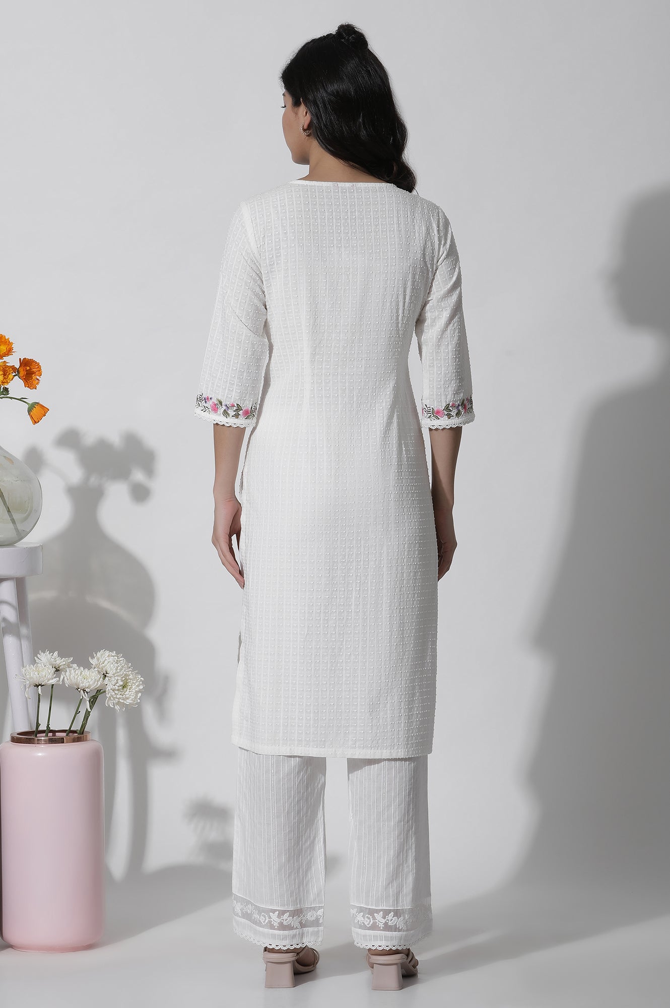 W for Woman White Textured Cotton Embroidered Kurta