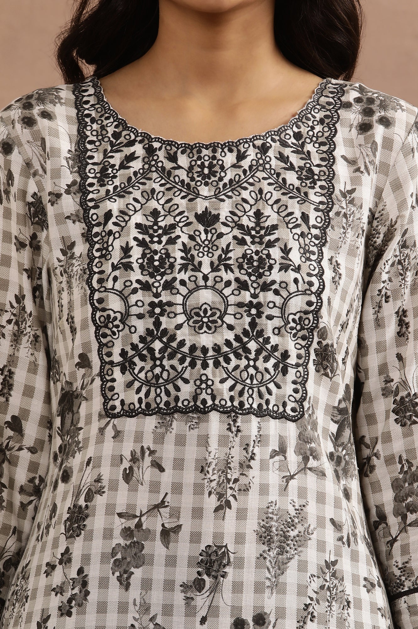 W for Woman White Floral Printed Thread Work Rayon Flax Straight Kurta and Slim Pant Set