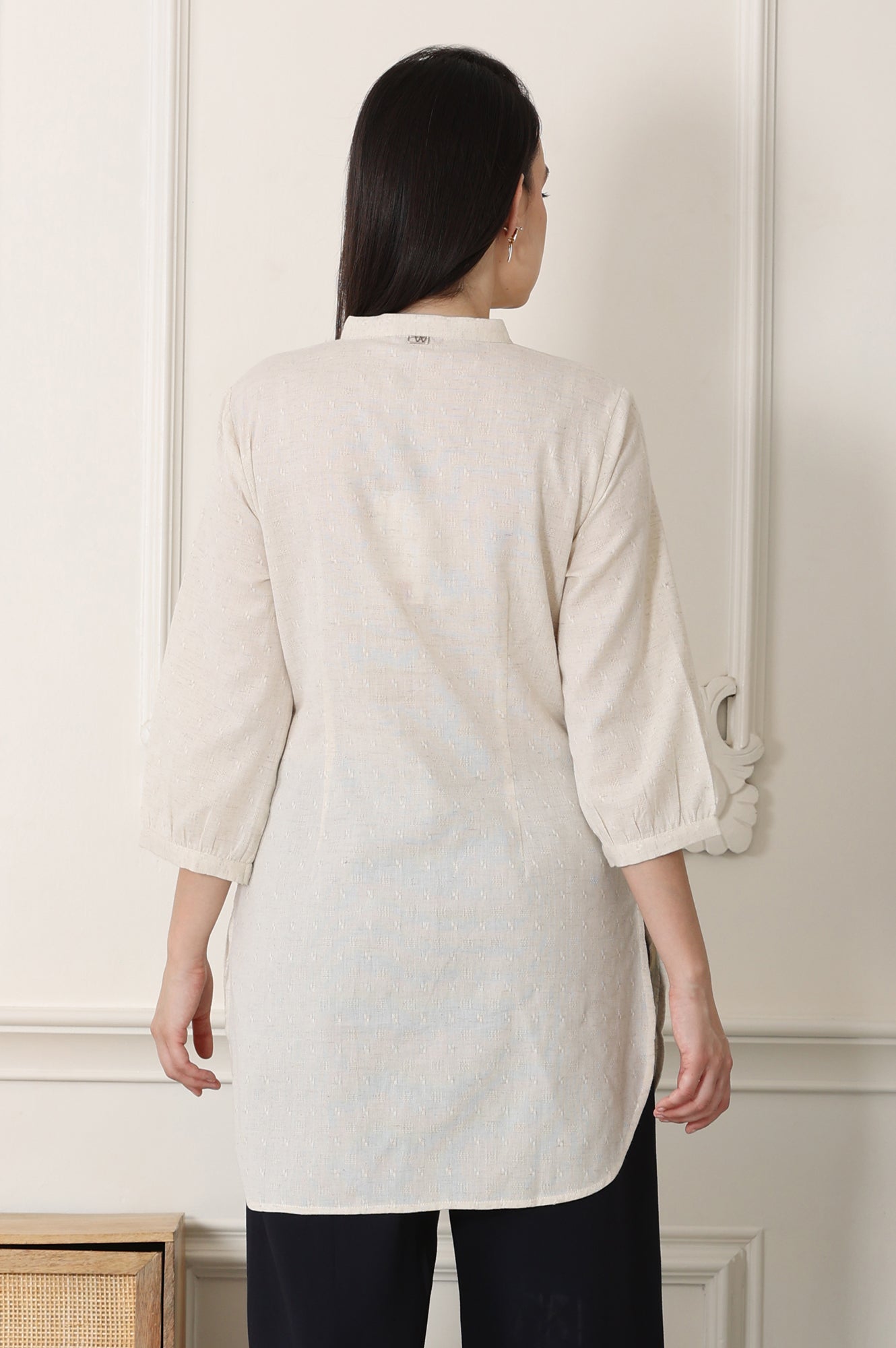 W for Woman White Solid Textured Cotton Flax Mandarin Collar Tunic