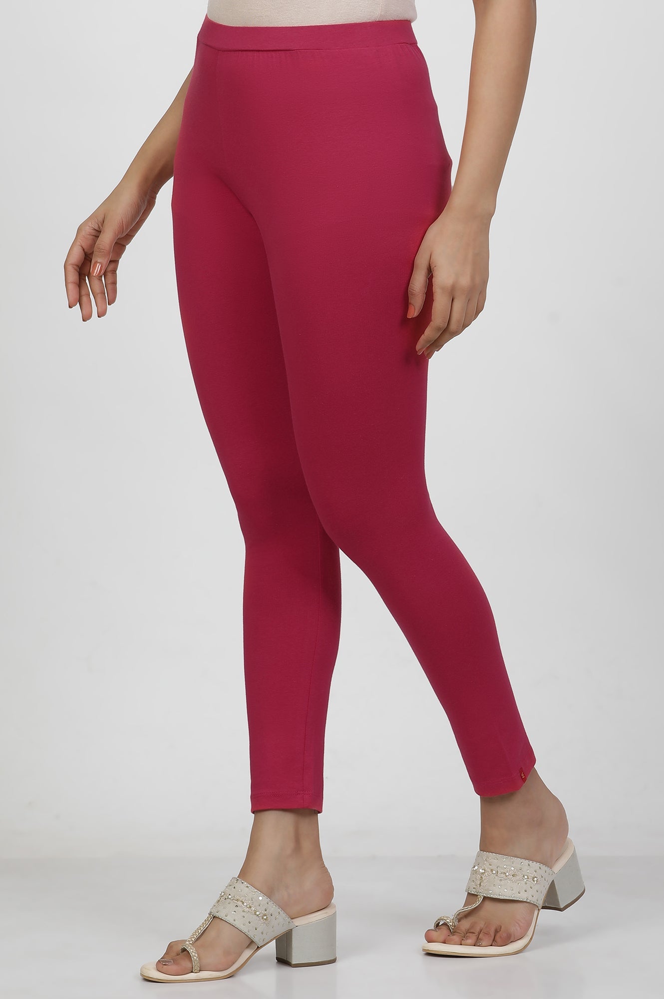 W for Woman Hot Pink Solid Mid-Rise Tights