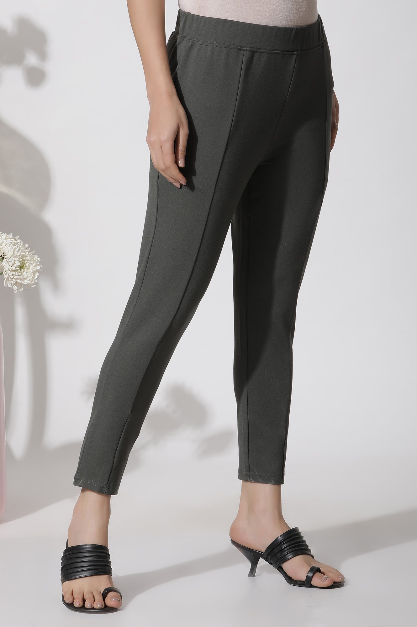 W for Woman Olive Green Solid Casual Leggings
