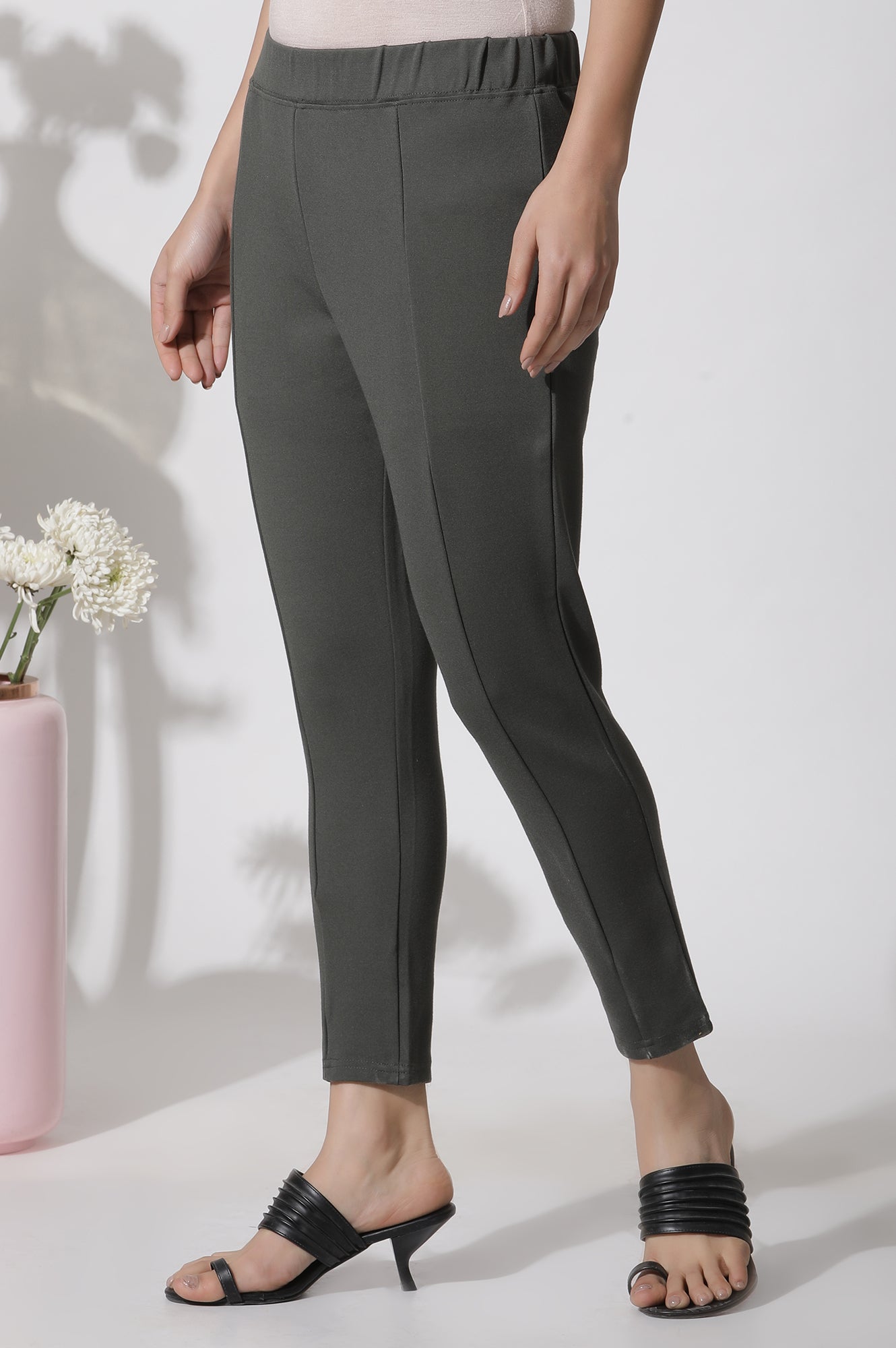 W for Woman Olive Green Solid Casual Leggings