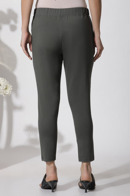 W for Woman Olive Green Solid Casual Leggings
