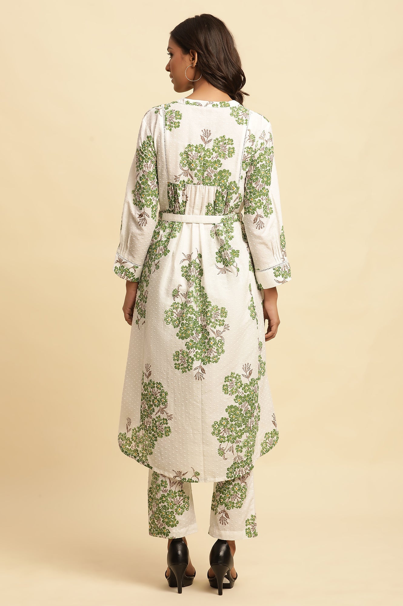 W for Woman White Floral Printed Textured Cotton Kurta And Pants Co-Ord Set
