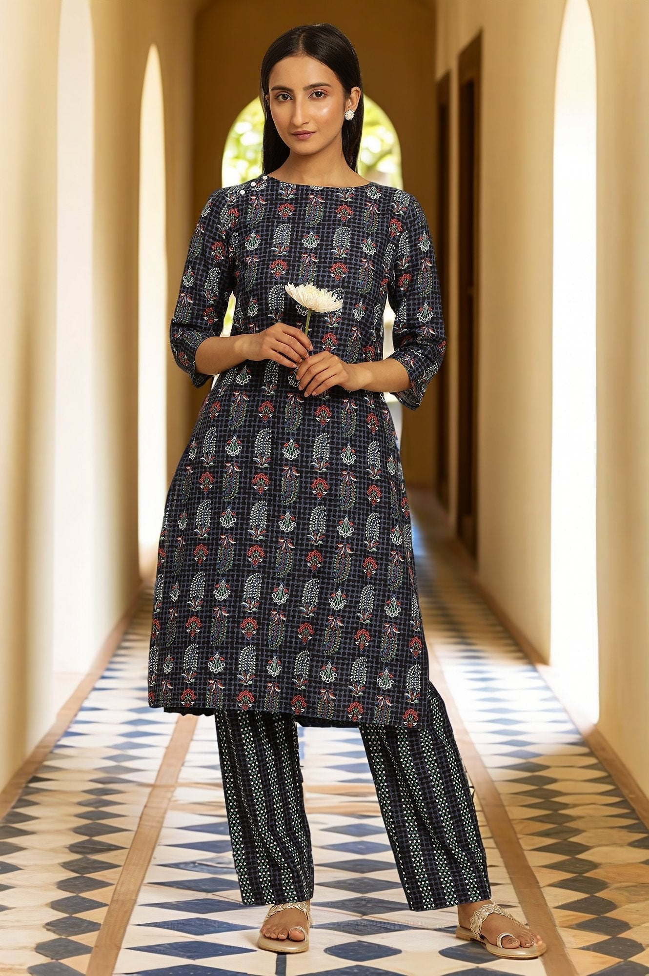 W for Woman Blue Paisely Printed Kurta And Pants Set
