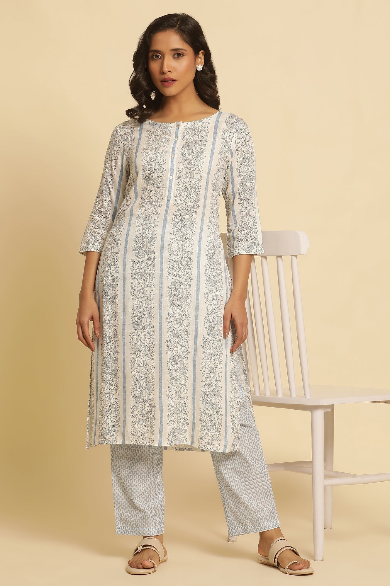 W for Woman White Floral Printed Straight Kurta And Pants Set