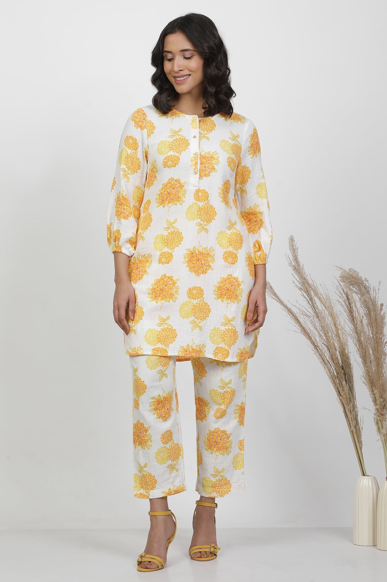 W for Woman White And Yellow Bold Floral Printed Kurta And Pants Co-Ord Set