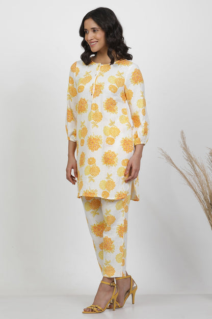 W for Woman White And Yellow Bold Floral Printed Kurta And Pants Co-Ord Set