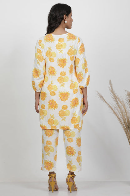 W for Woman White And Yellow Bold Floral Printed Kurta And Pants Co-Ord Set