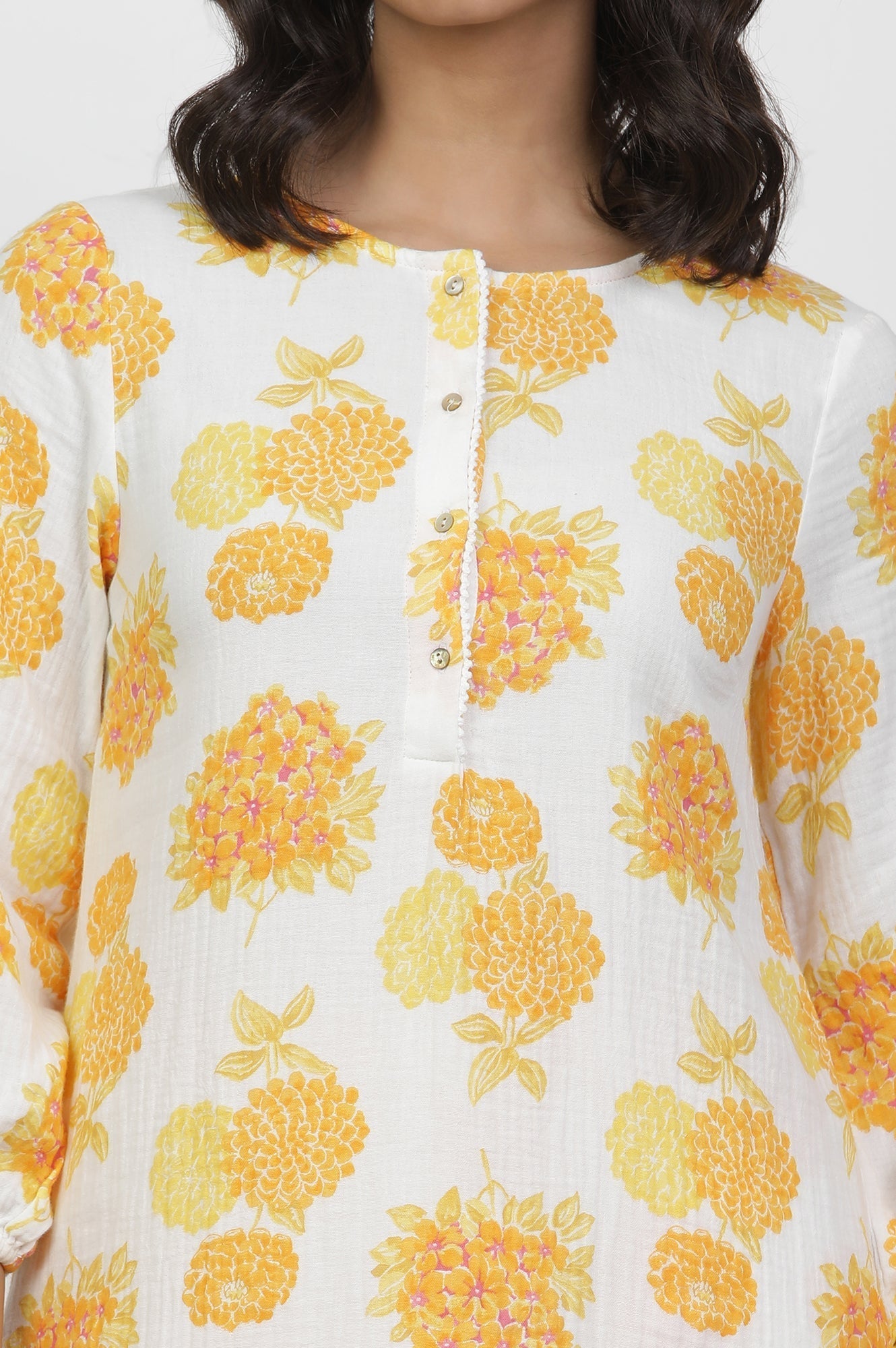 W for Woman White And Yellow Bold Floral Printed Kurta And Pants Co-Ord Set