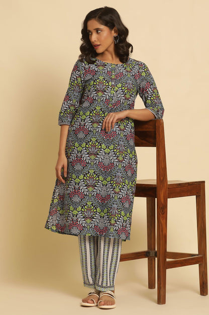 W for Woman Black Floral Printed Straight Kurta And Pants Set