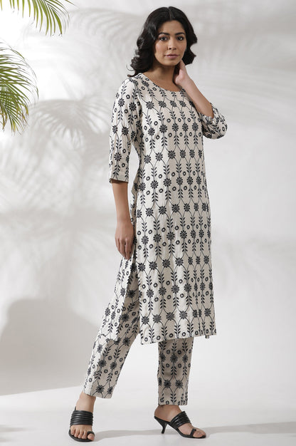 W for Woman Off-White Floral Embroidered Kurta And Pants Co-Ord Set