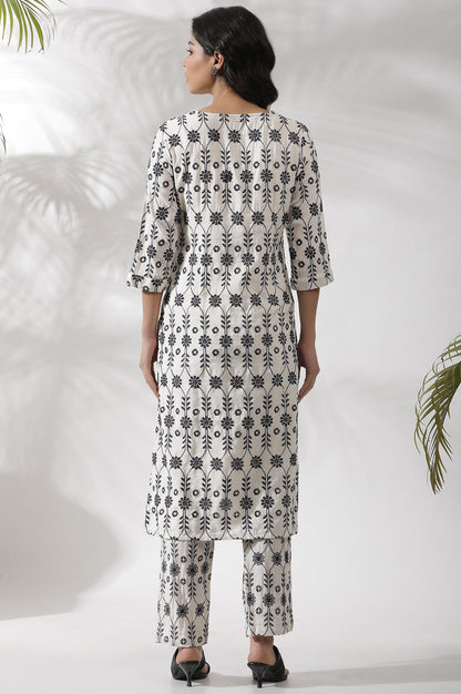 W for Woman Off-White Floral Embroidered Kurta And Pants Co-Ord Set