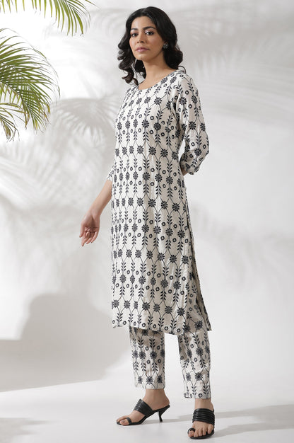 W for Woman Off-White Floral Embroidered Kurta And Pants Co-Ord Set