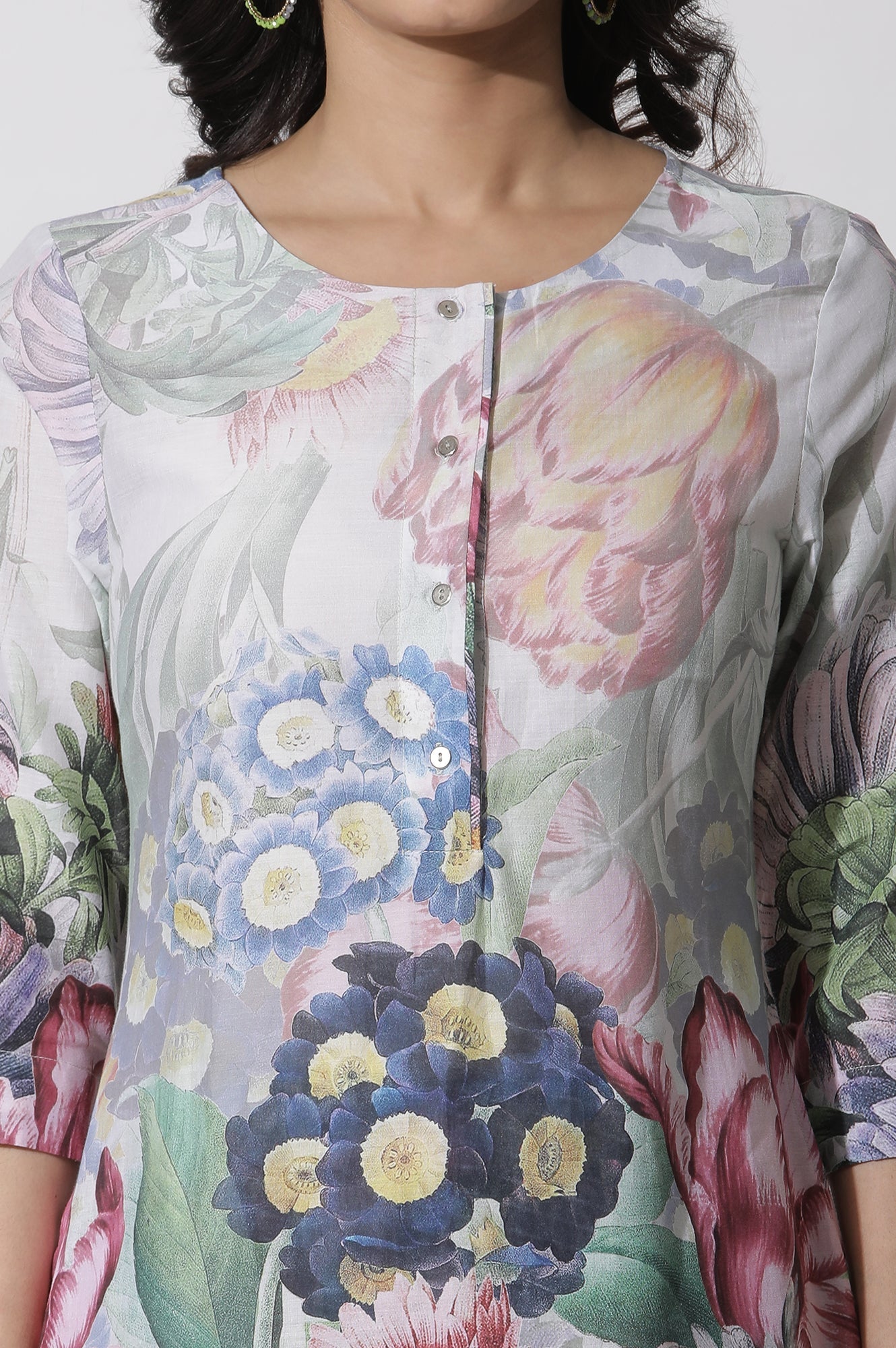 W for Woman Multi-Coloured Floral Printed Short Kurta And Pants Set
