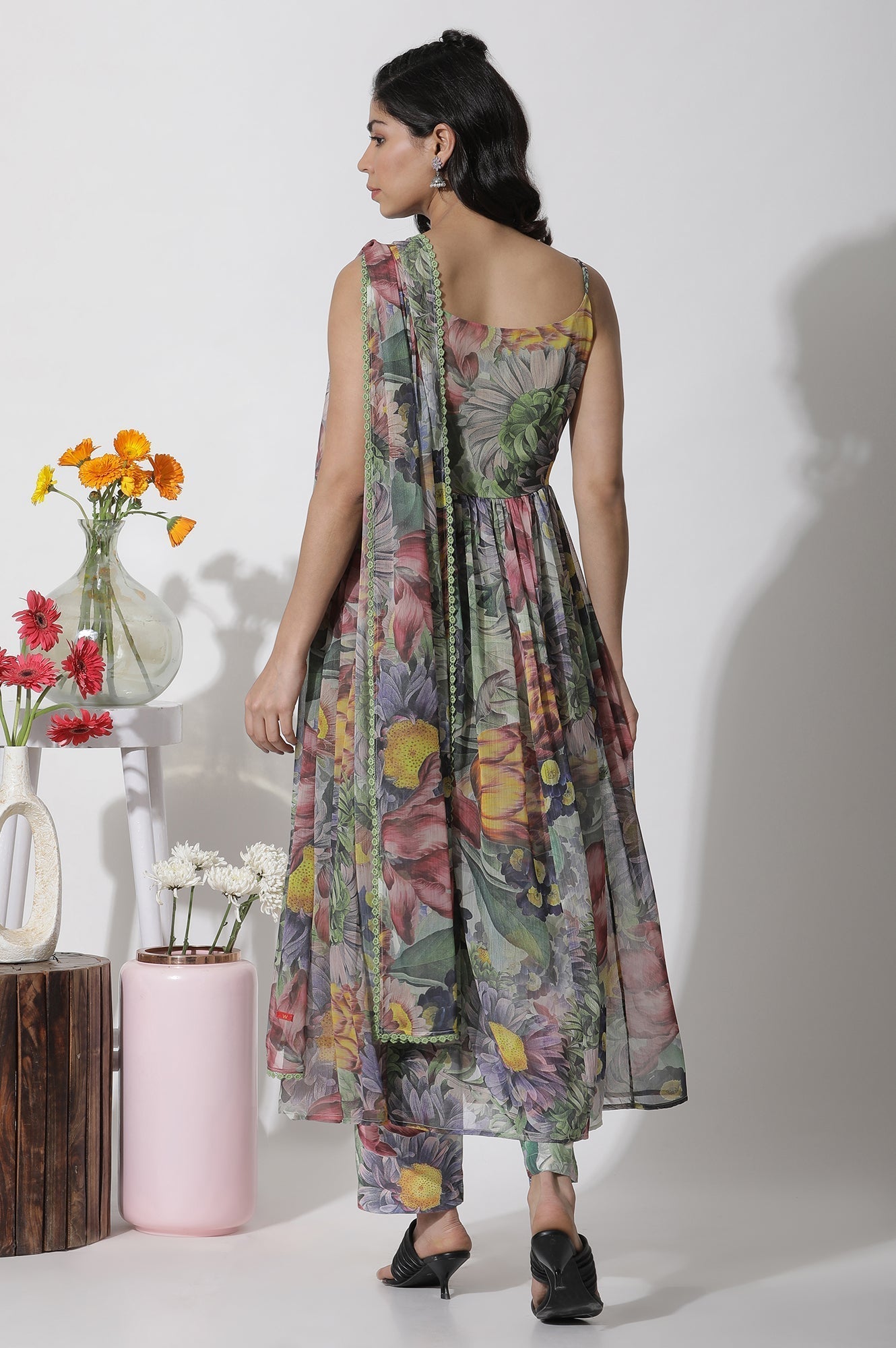 W for Woman Multi-Coloured Floral Printed Gathered Kurta, Pants And Dupatta Set