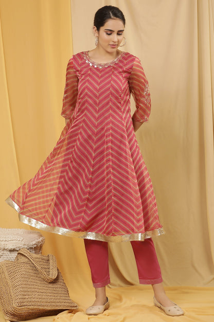 W for Woman Pink Panlled Embroidered Kurta And Pants Set