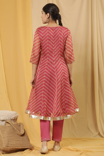 W for Woman Pink Panlled Embroidered Kurta And Pants Set