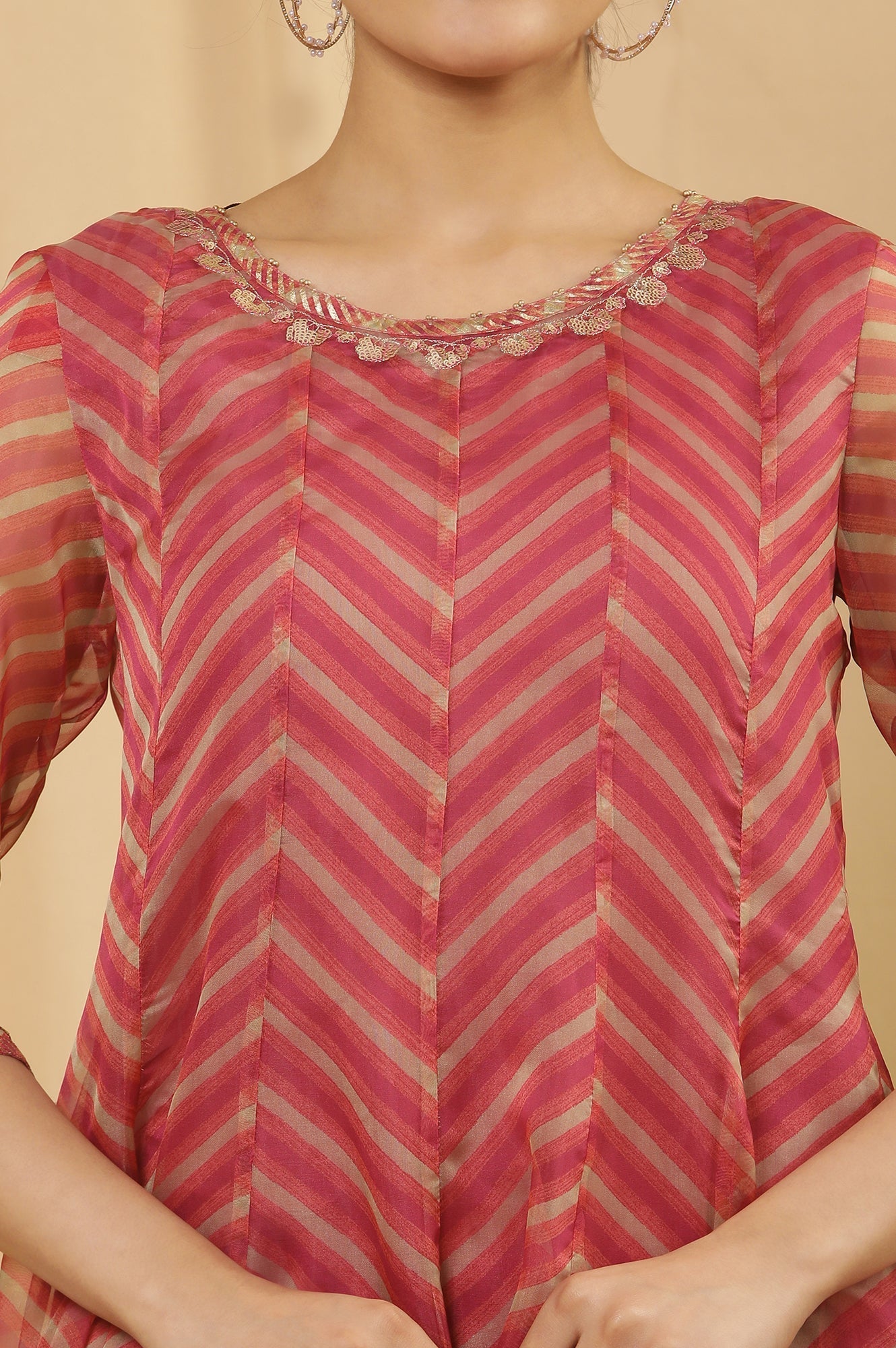 W for Woman Pink Panlled Embroidered Kurta And Pants Set