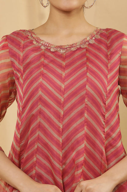W for Woman Pink Panlled Embroidered Kurta And Pants Set