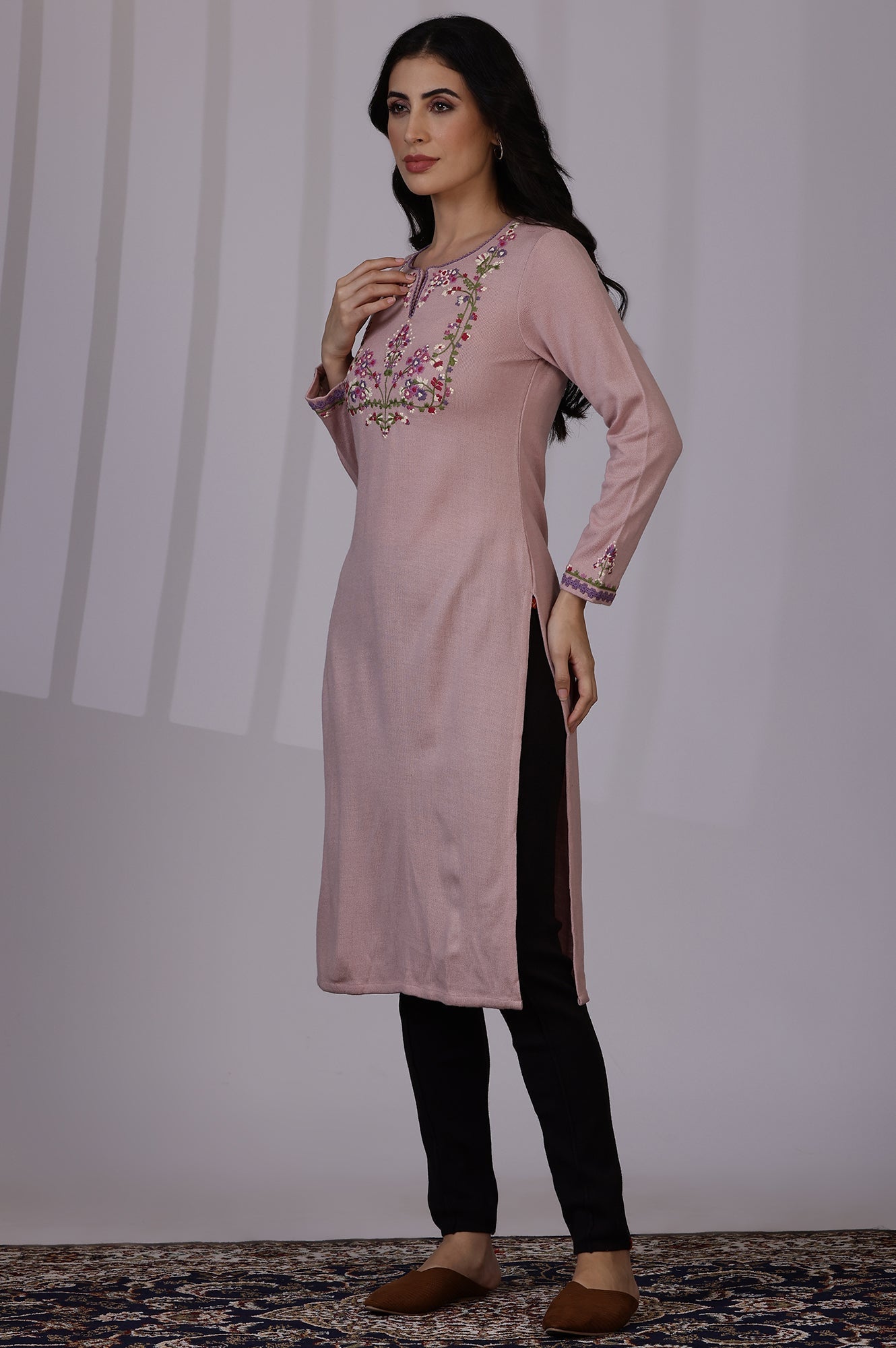 W for Woman Pink Embroidered Thread Work Acrylic Straight Kurta