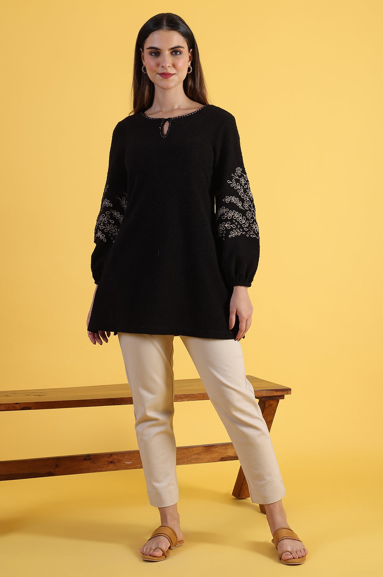 W for Woman Black Solid Straight Tunic
