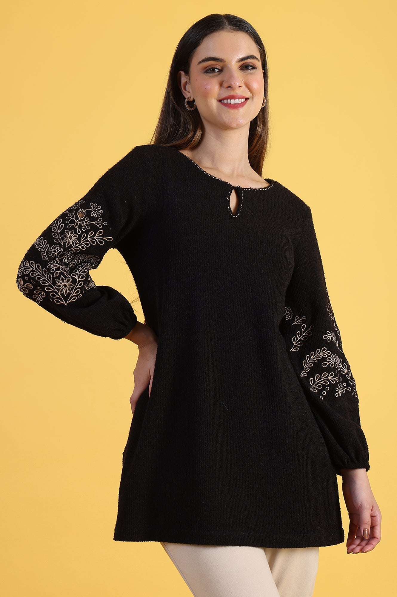 W for Woman Black Solid Straight Tunic