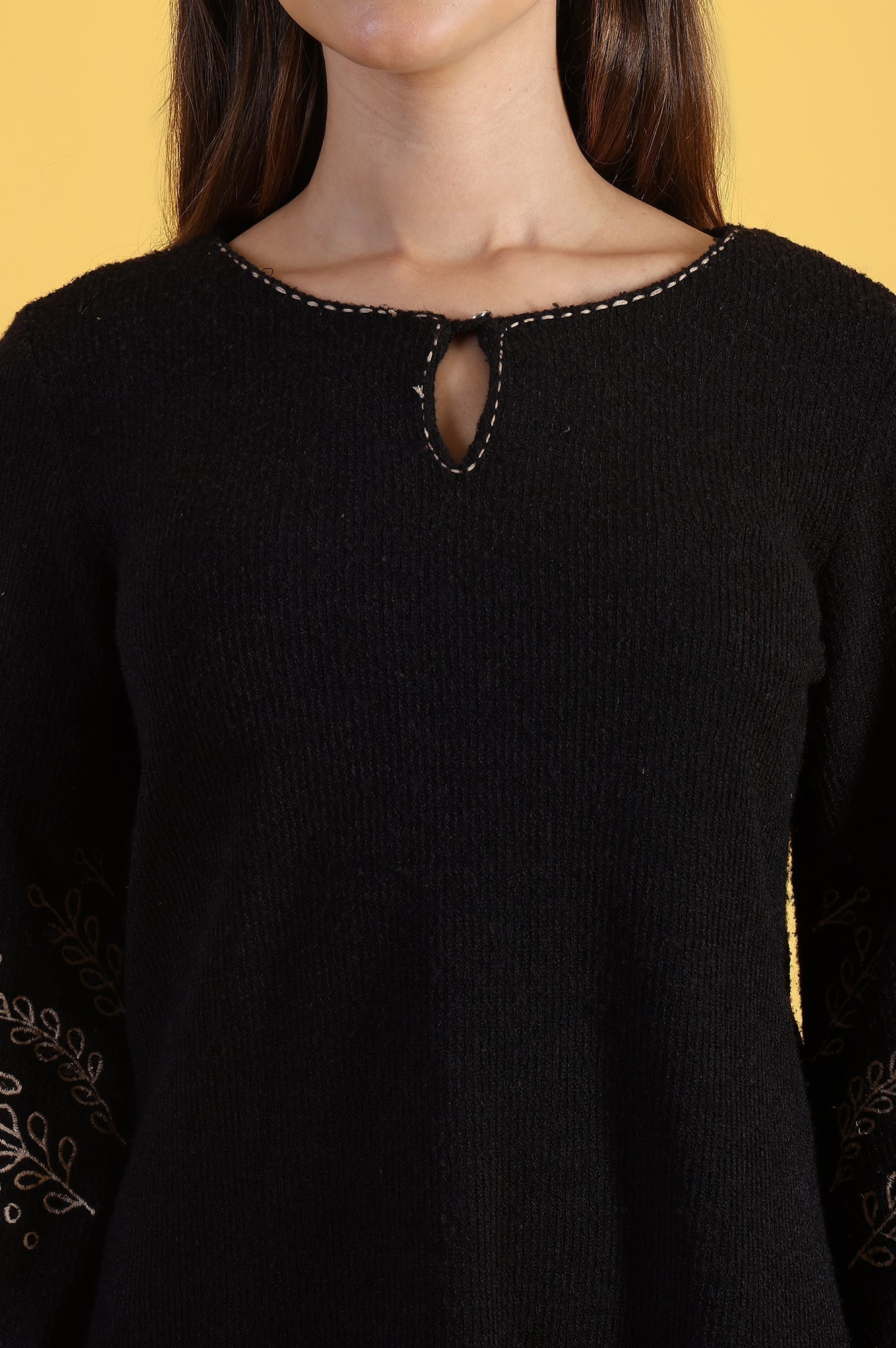 W for Woman Black Solid Straight Tunic