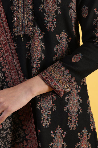 W for Woman Black Yarn Dyed Sequins Straight Kurta & Straight pant with Dupatta Set