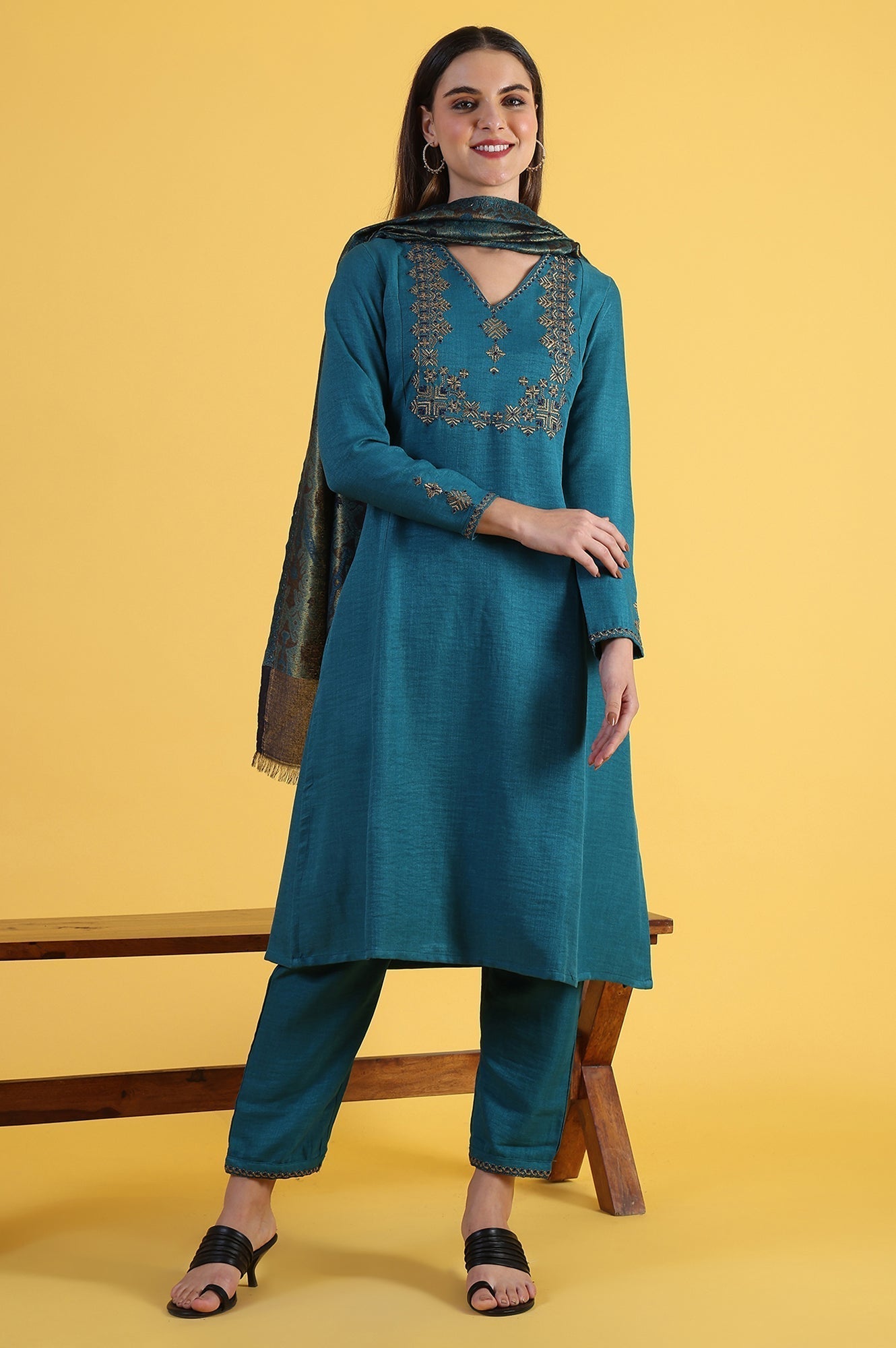 W for Woman Blue Solid Zari Straight Kurta & Straight pant with Shawl Set