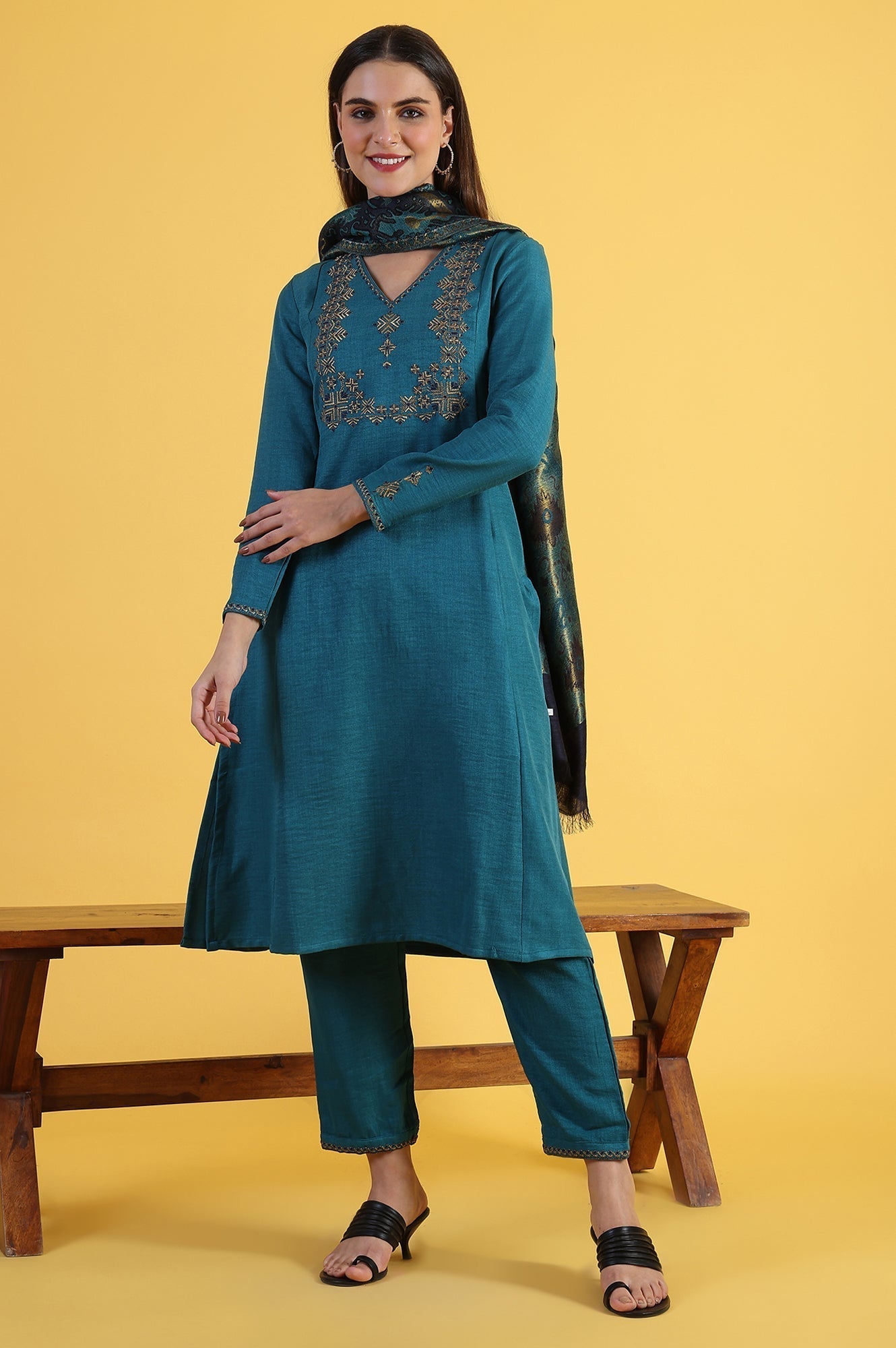 W for Woman Blue Solid Zari Straight Kurta & Straight pant with Shawl Set