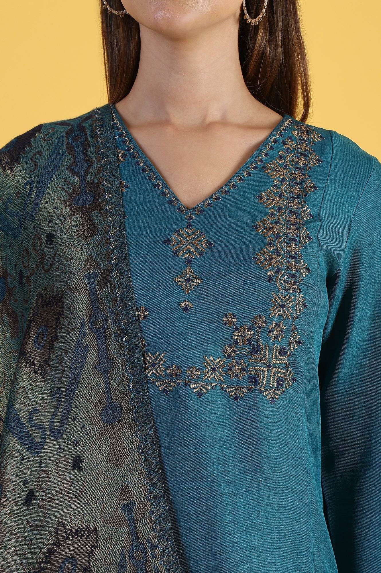 W for Woman Blue Solid Zari Straight Kurta & Straight pant with Shawl Set