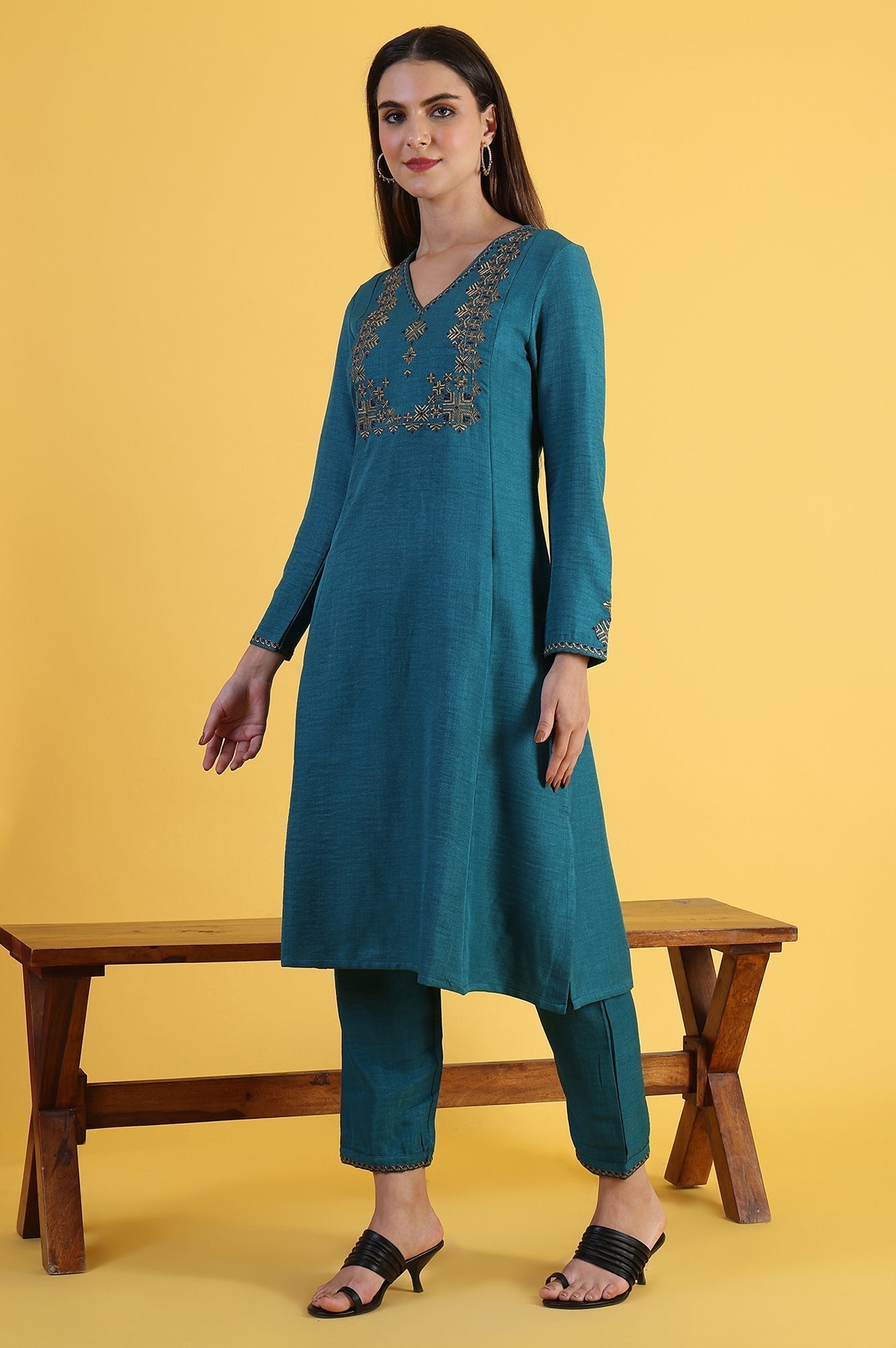 W for Woman Blue Solid Zari Straight Kurta & Straight pant with Shawl Set