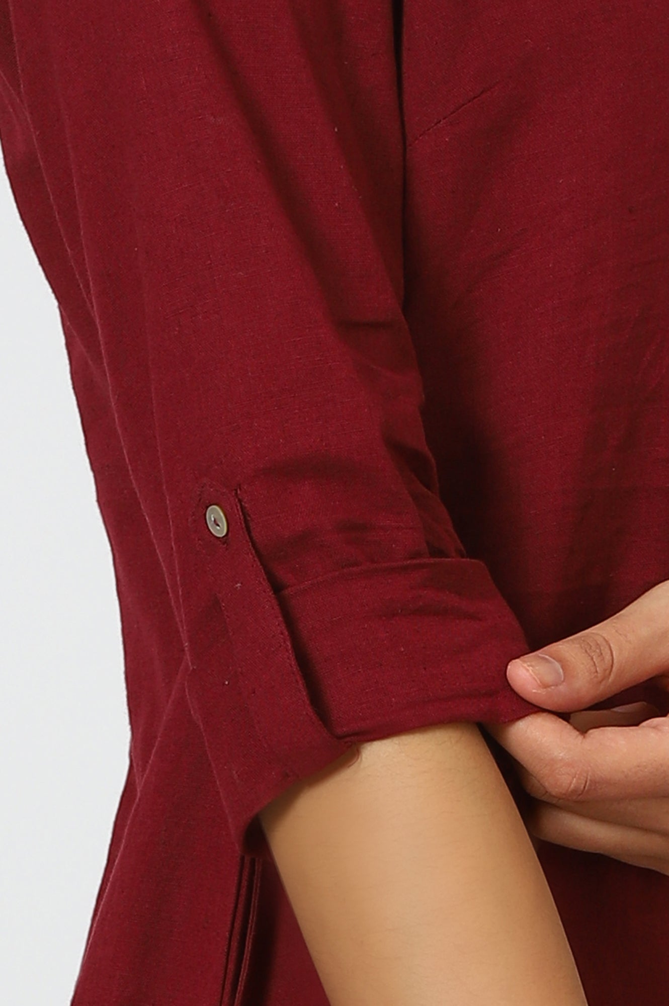 W for Woman Maroon Mandarin Collar Cotton Blend Straight Kurta With W Branding