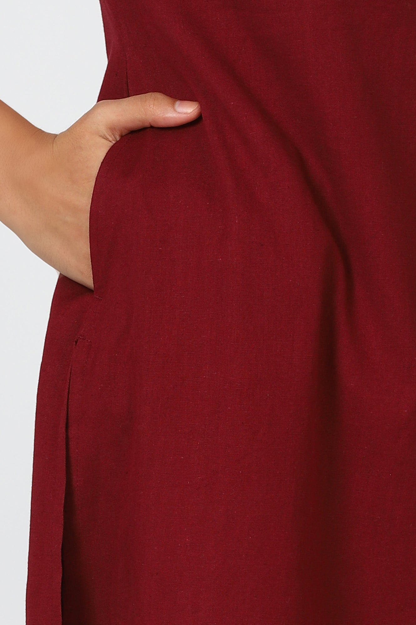 W for Woman Maroon Mandarin Collar Cotton Blend Straight Kurta With W Branding