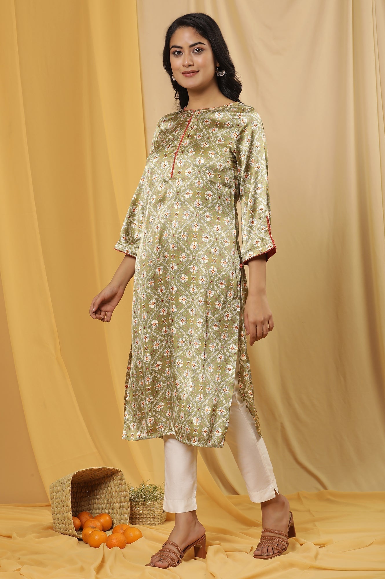 W for Woman Green Printed Japanese Satin Kurta And Pants Set