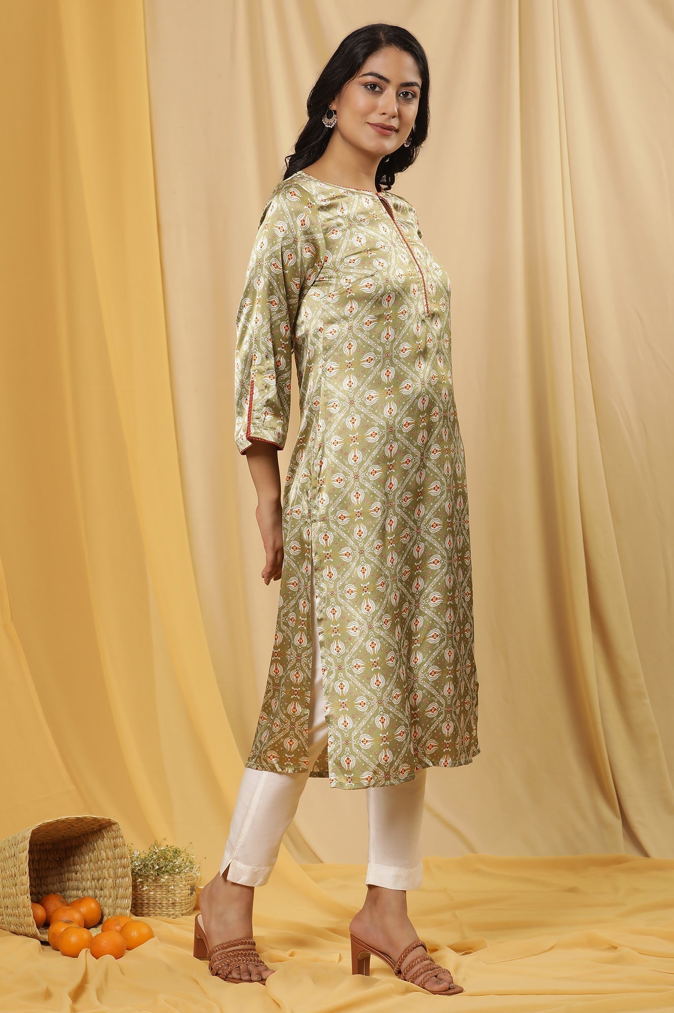 W for Woman Green Printed Japanese Satin Kurta And Pants Set