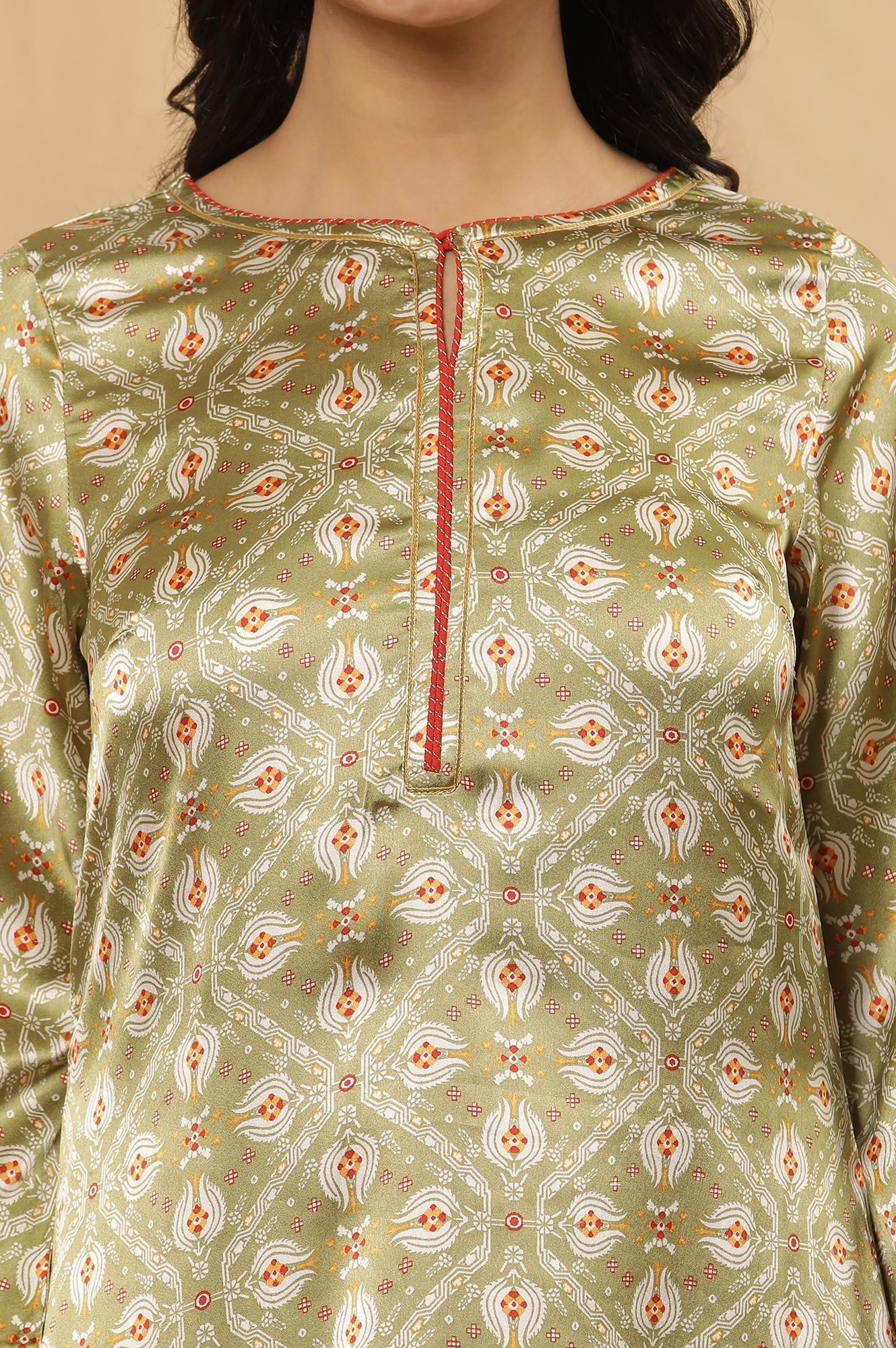 W for Woman Green Printed Japanese Satin Kurta And Pants Set
