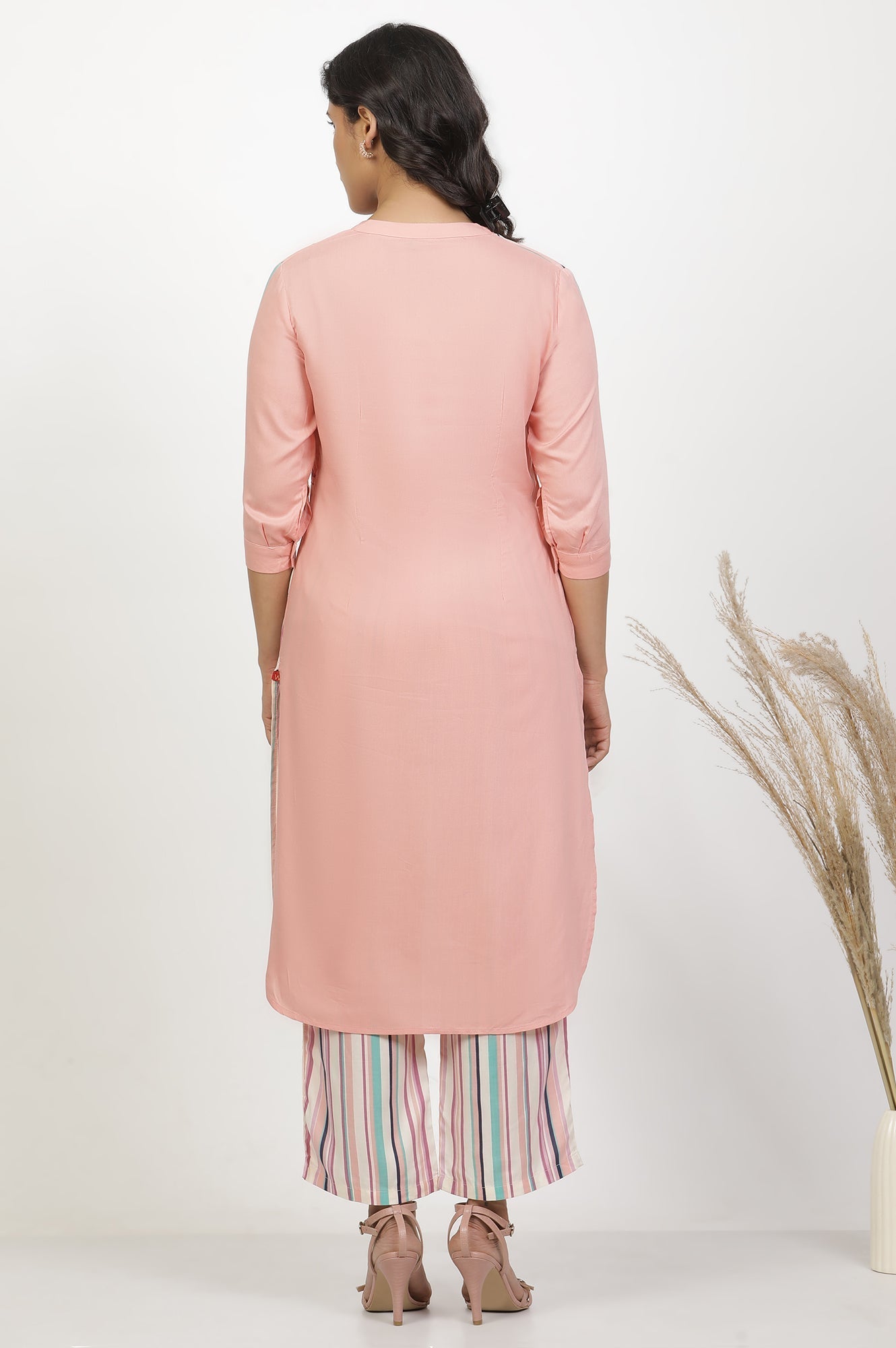 W for Woman Peach Multi-Coloured Kurta And Parallel Pants Set