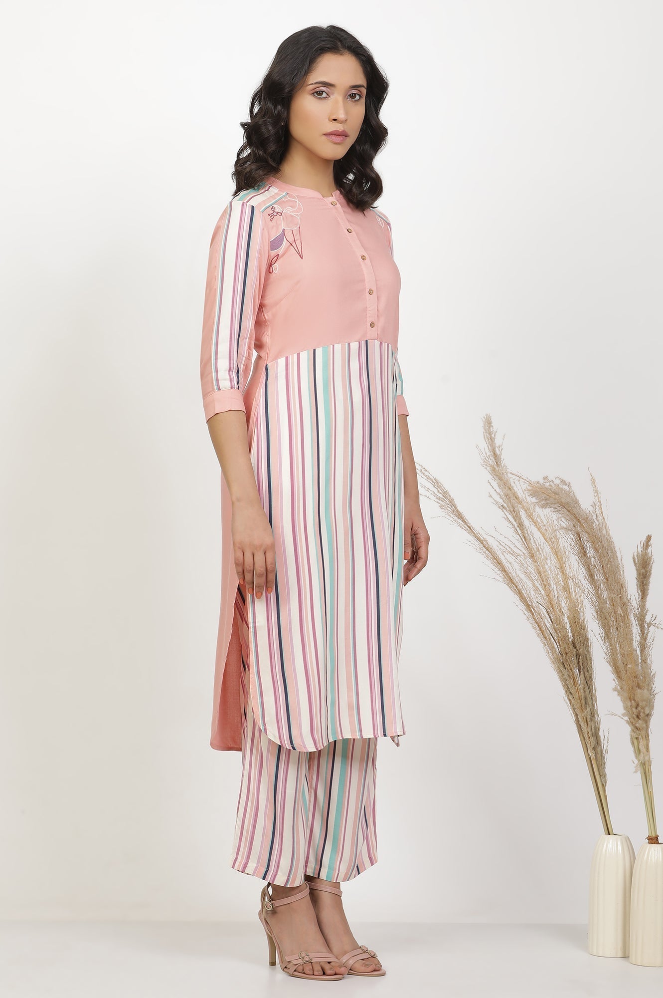 W for Woman Peach Multi-Coloured Kurta And Parallel Pants Set