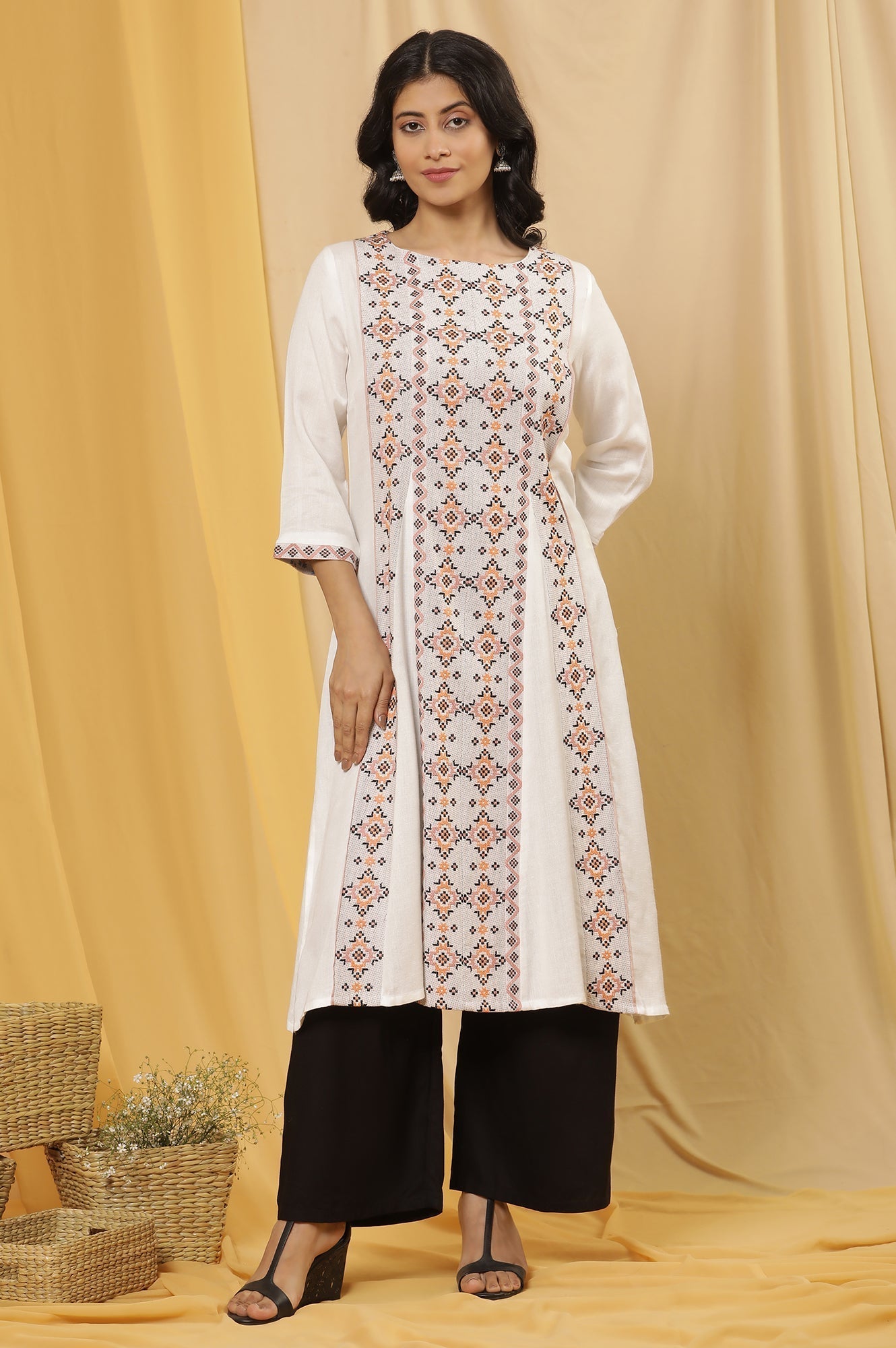 W for Woman White Printed Kurta And Flared Pants Set