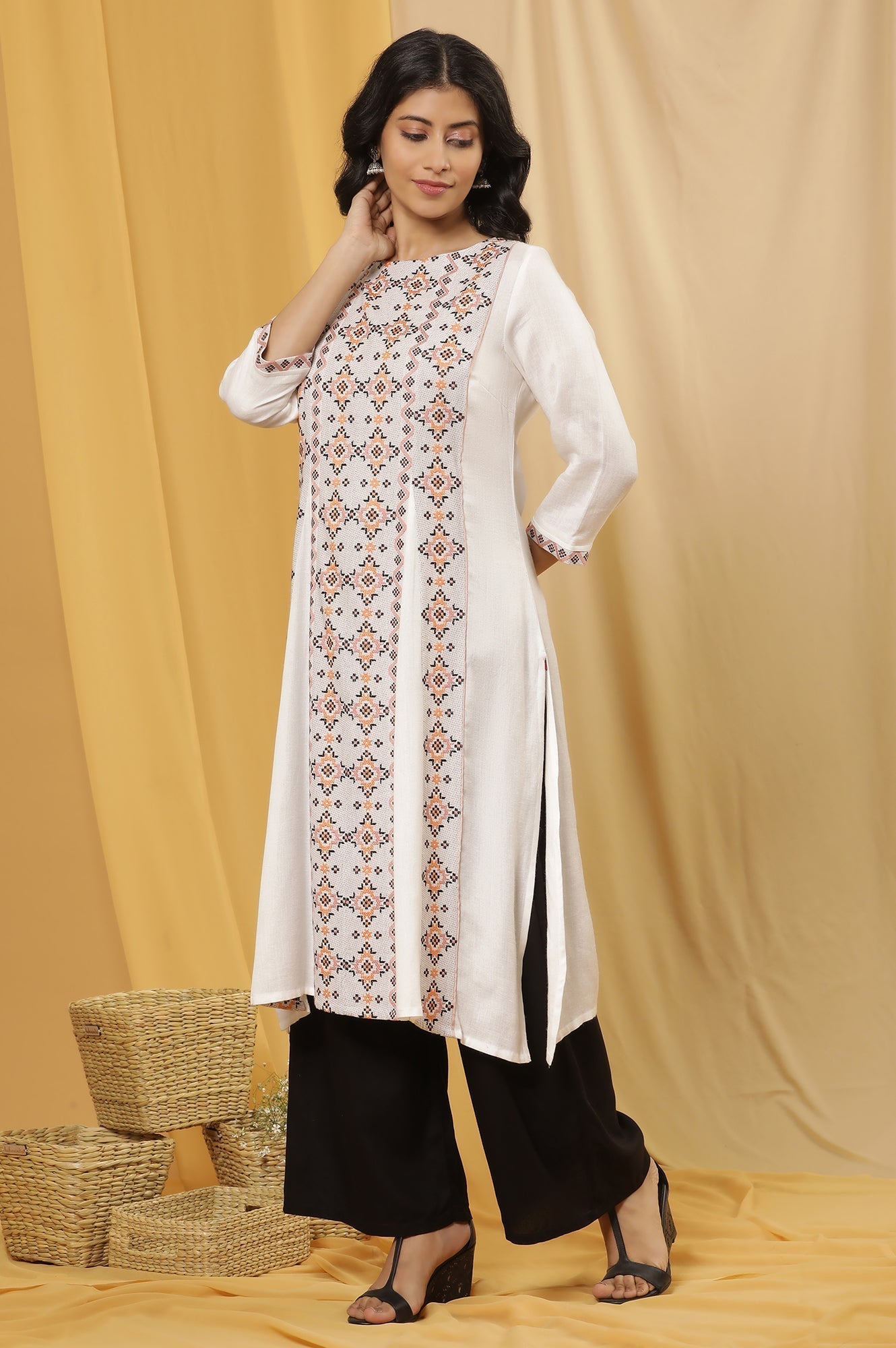 W for Woman White Printed Kurta And Flared Pants Set