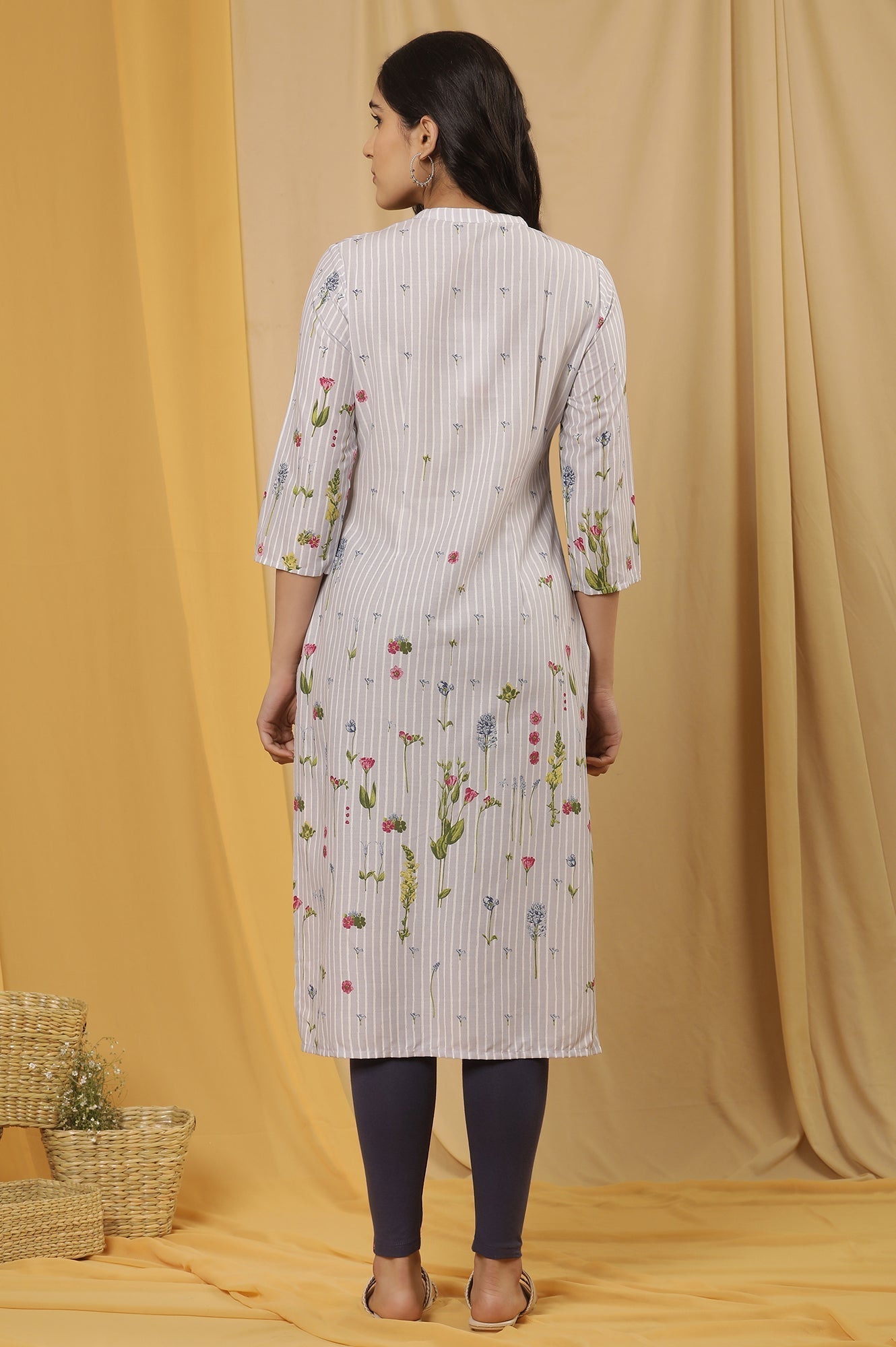 W for Woman Blue Floral Printed Kurta And Tights Set