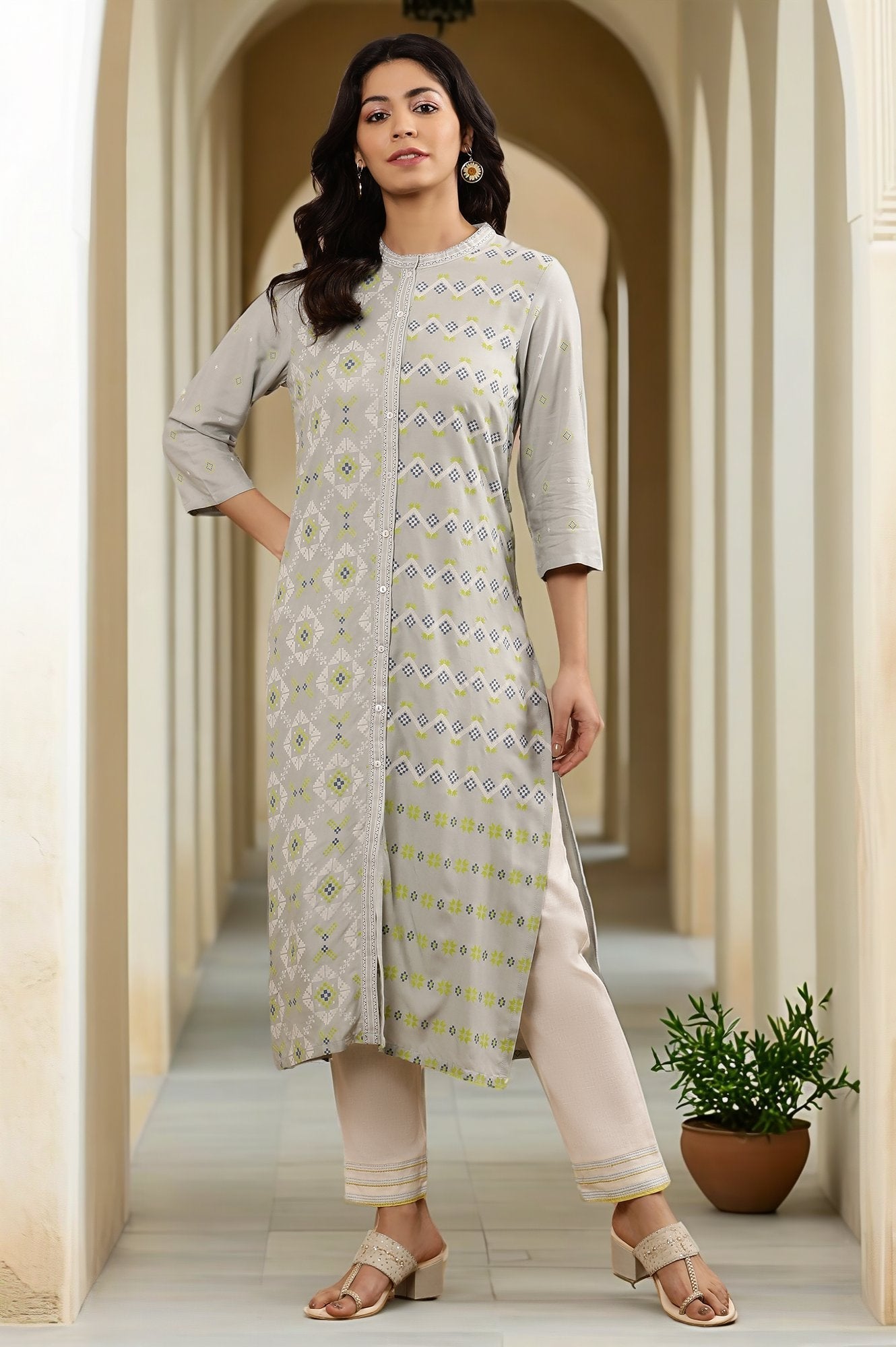 W for Woman Grey Printed Mandarin Collar Kurta And Pants Set
