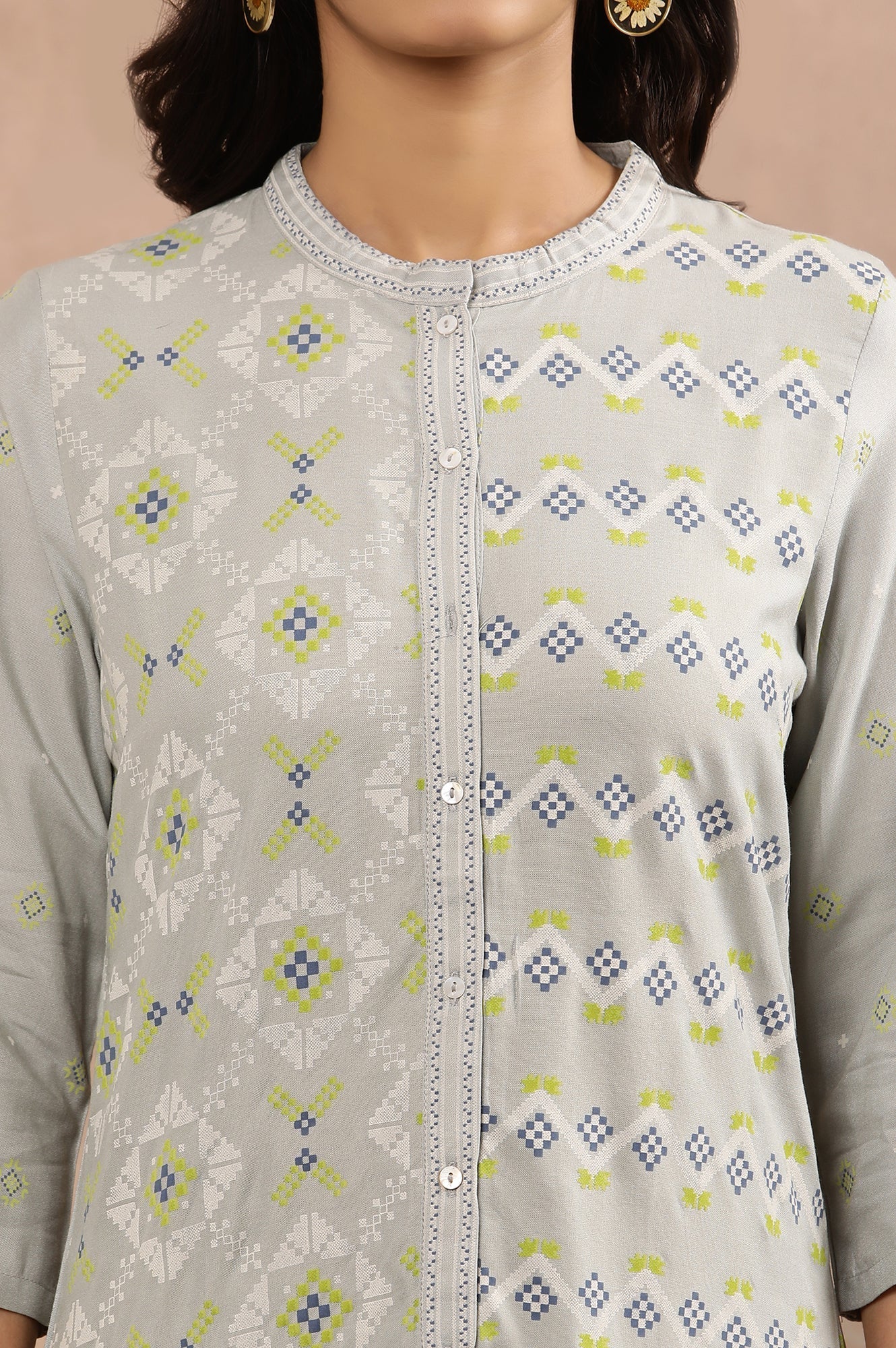 W for Woman Grey Printed Mandarin Collar Kurta And Pants Set