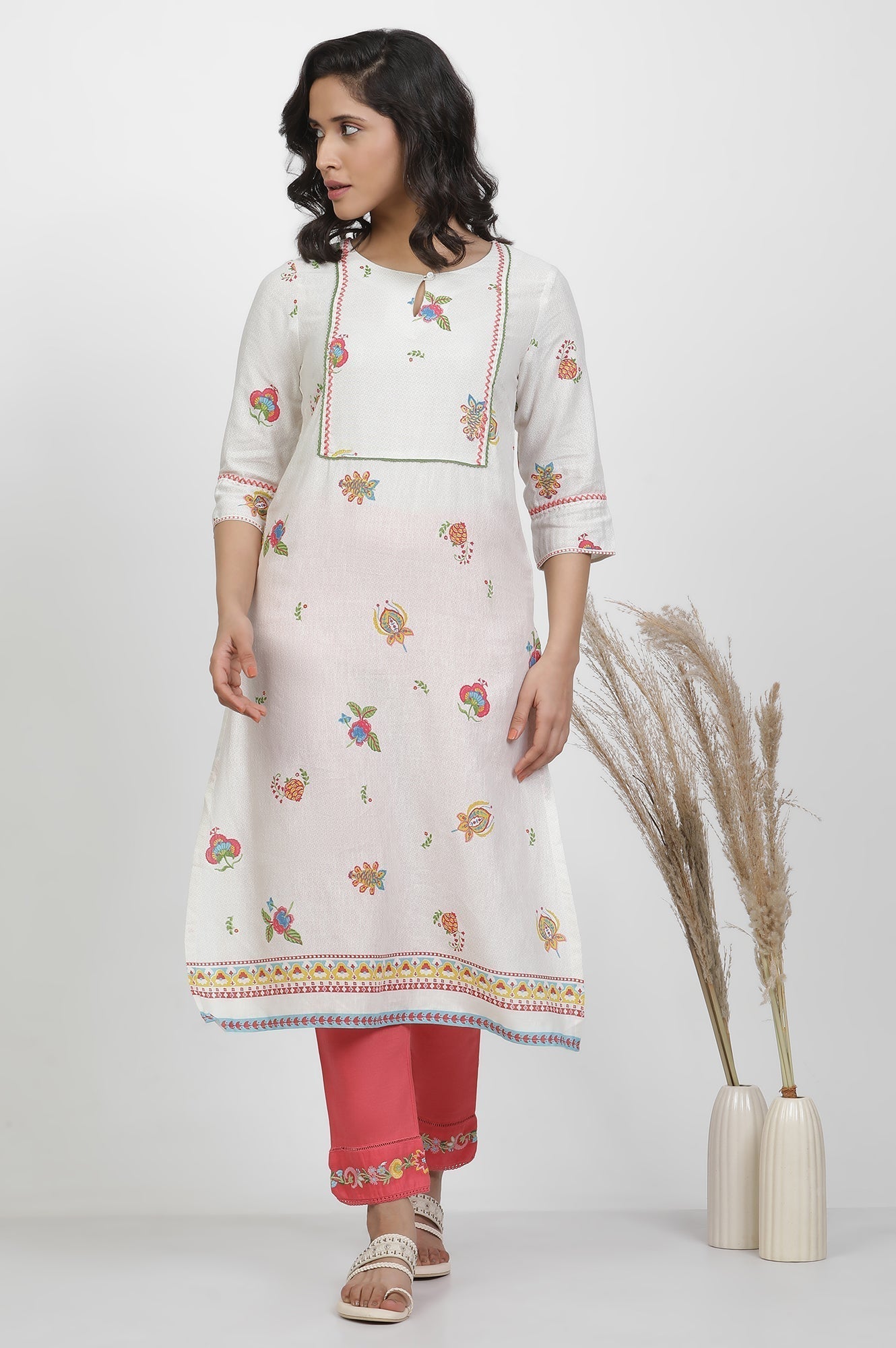 W for Woman White Floral Printed Kurta And Pants Set