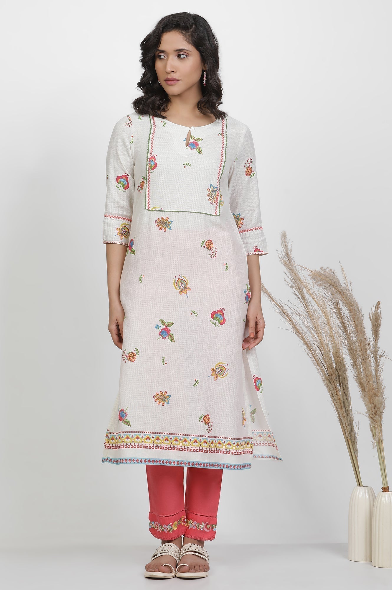W for Woman White Floral Printed Kurta And Pants Set